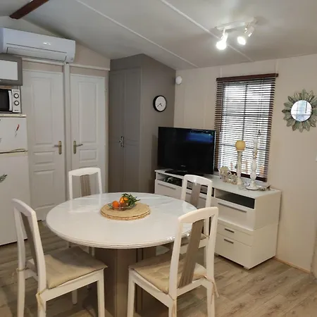 Mobil-home De Jean-michel Et Nicole Kemping Hyères